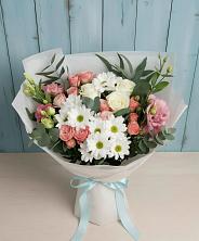 Букет цветов из:  Розы, Лизиантусы и Хризантемы в Синегорском