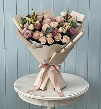 Букет цветов из:  Розы и Лизиантусы в Синегорском