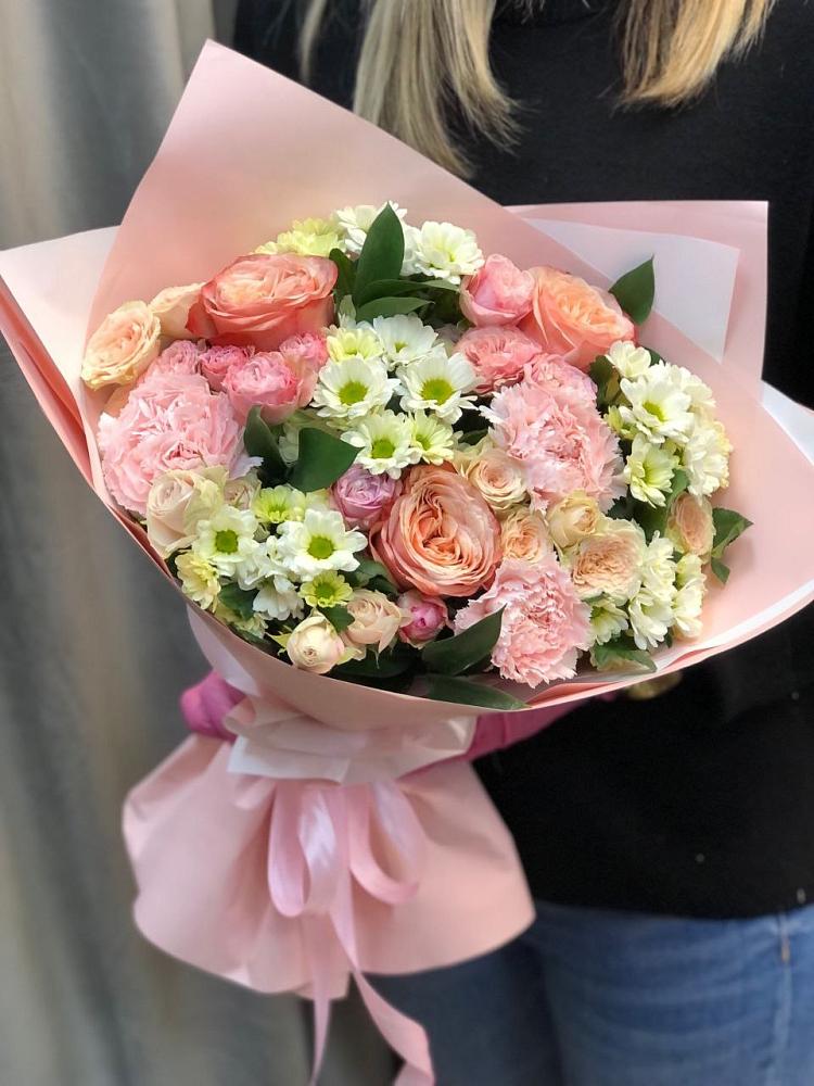 Букет цветов из: Гвоздики, Розы и Хризантемы в Синегорском