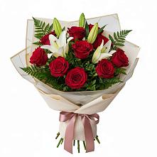 Букет цветов из:  Лилии и Розы в Синегорском
