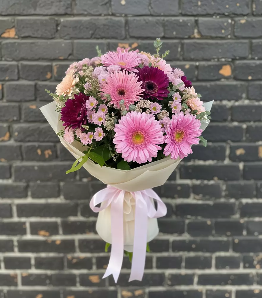 Букет цветов из: Герберы и Хризантемы в Синегорском