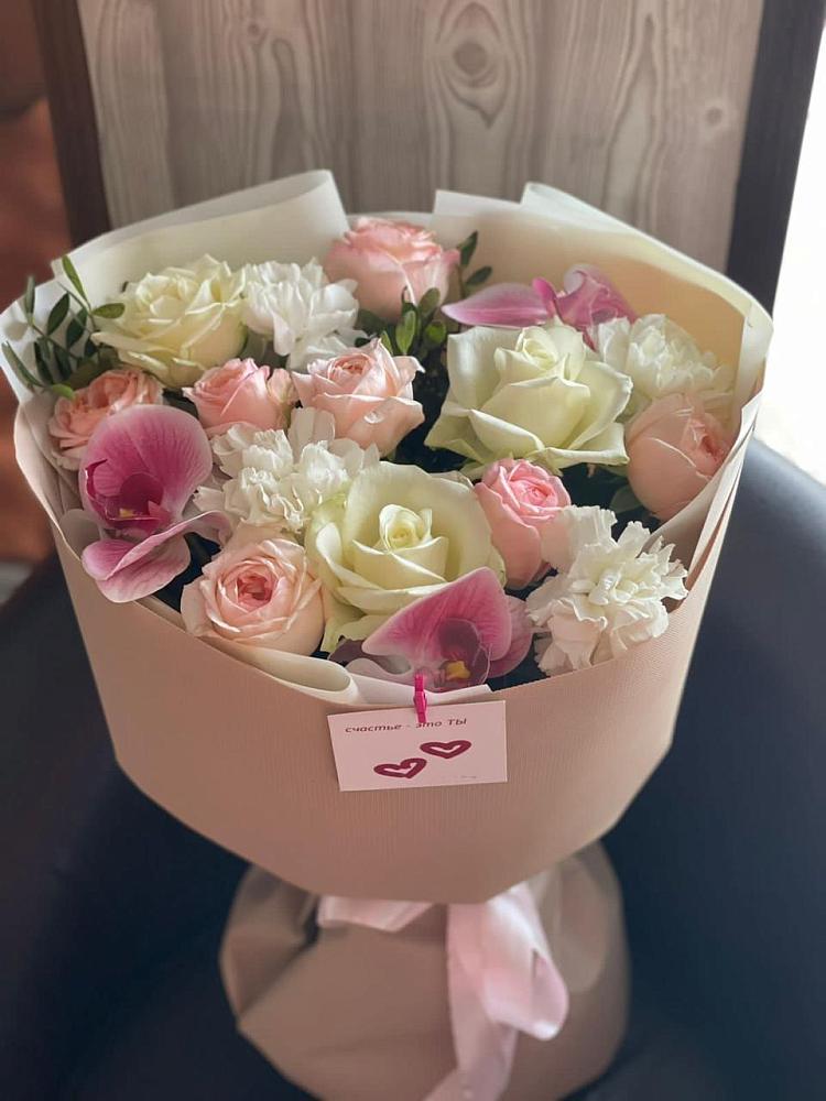 Букет цветов из: Орхидеи, Розы и Гвоздики в Синегорском