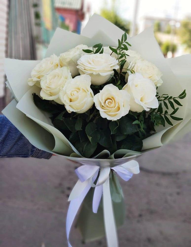 Букет Белые розы Проуд в Синегорском