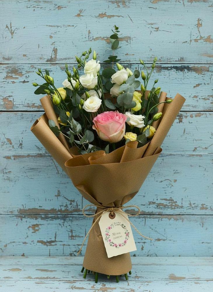 Букет цветов из: Розы и Лизиантусы в Синегорском