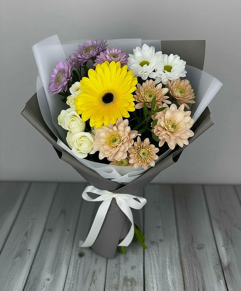 Букет цветов из: Розы, Герберы и Хризантемы в Синегорском