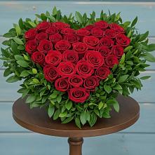 Цветочная композиция из Розы в виде сердца в Синегорском