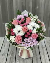 Букет цветов из:  Альстромерии, Гвоздики, Розы и Хризантемы в Синегорском