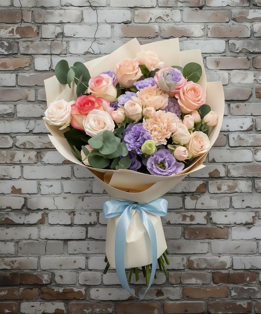 Букет цветов из: Розы, Лизиантусы и Гвоздики в Синегорском