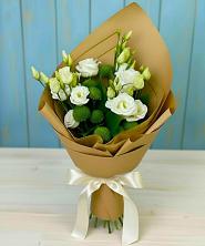 Букет цветов из:  Хризантемы и Лизиантусы в Синегорском