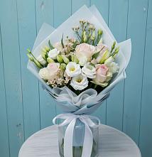 Букет цветов из:  Розы и Лизиантусы в Синегорском