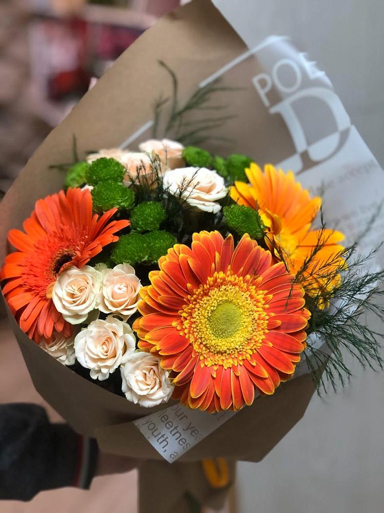 Букет цветов из: Герберы, Хризантемы и Розы в Синегорском