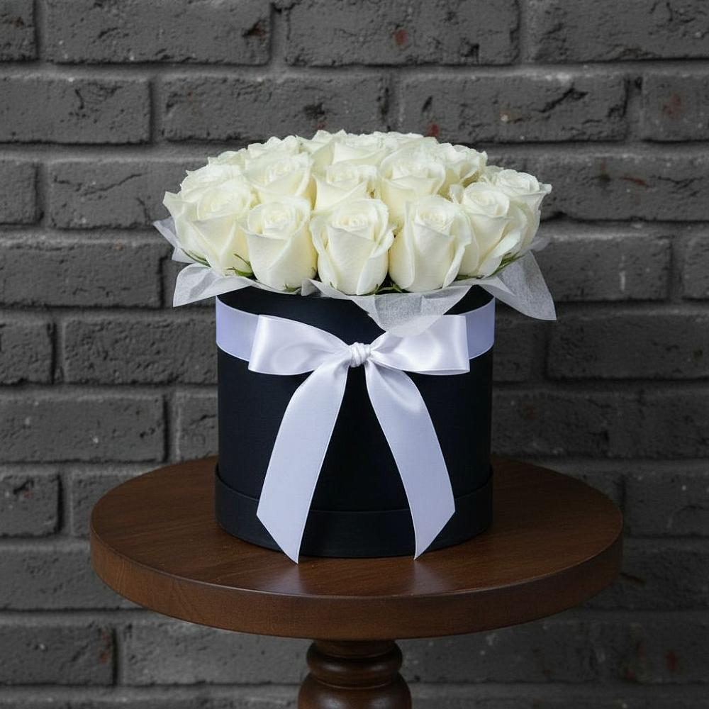 Цветочная композиция из Розы в шляпной коробке в Синегорском