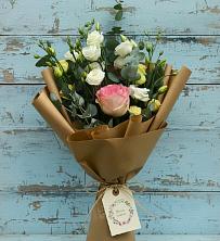 Букет цветов из:  Розы и Лизиантусы в Синегорском