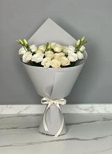 Букет цветов из:  Розы и Лизиантусы в Синегорском